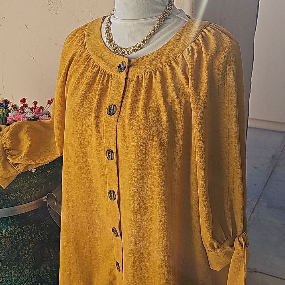 Dressbarn mustard colored top with gold threads running through size large